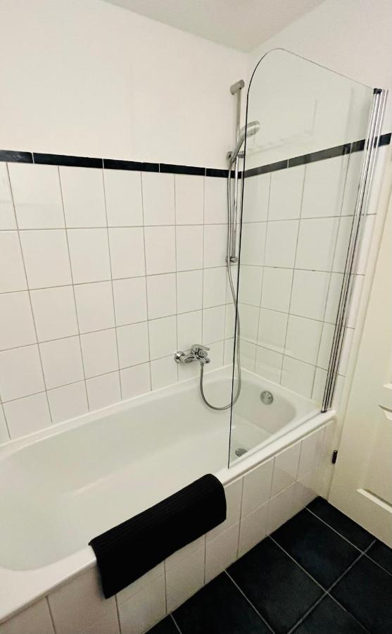 Aycatcherhomes - Top Lage I 4 Personen I 2 Schlafzimmer I Zentral I Altstadt Marburg I Naehe Fluss Lahn I Wlan I Apartment Sirius Εξωτερικό φωτογραφία
